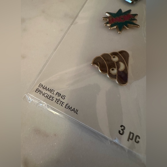 Pins (new) - Picture 2 of 5